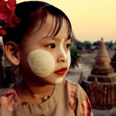 ミャンマーの伝統的な化粧品タナカー